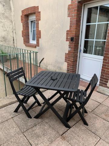 Appartement Avec Terrasse Gien Eksteriør bilde